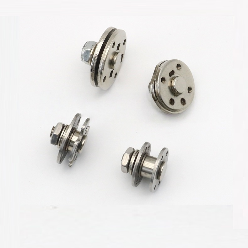 Kotoučový otočný momentový závěs