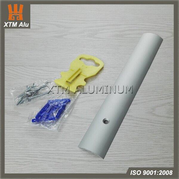 Profilé de bande de transition de plan d'extrusion en aluminium Matt Silver avec accessoires pour décoration de sol