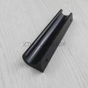 Ladica se vuče i drži