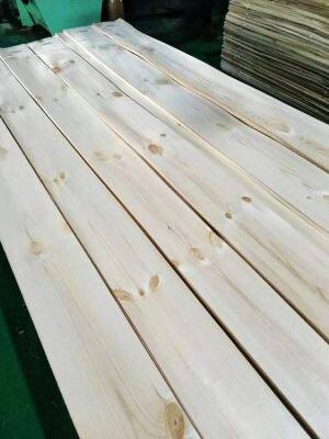 Sliced Knotty Pine Veneer