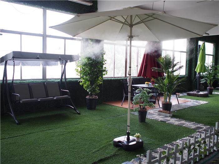 Middle Column Round Garden Umbrella