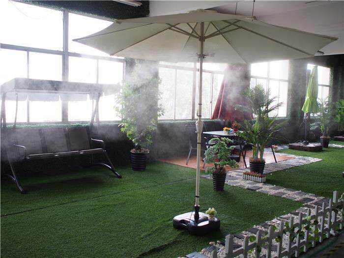 Middle Column Round Garden Umbrella