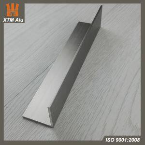 바닥 트림 코너 조각