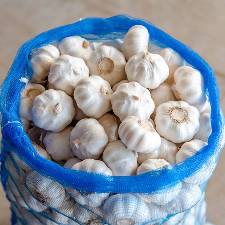 Bossa de malla amb all blanc pur