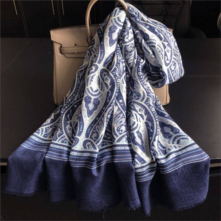 Classic Paisley Print Worsted Cashmere Scarf