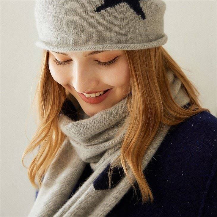 Cute Hearts Knitted Cashmere Scarf