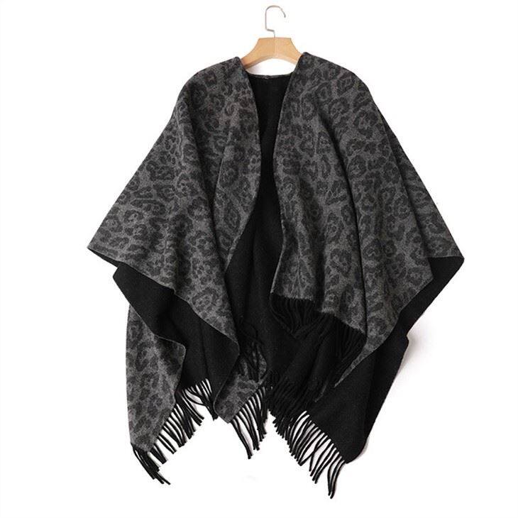 Double Side Jacquard Poncho lenn mouton