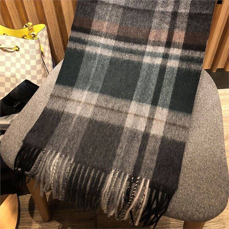 Leisure Style Checked Cashmere Scarf