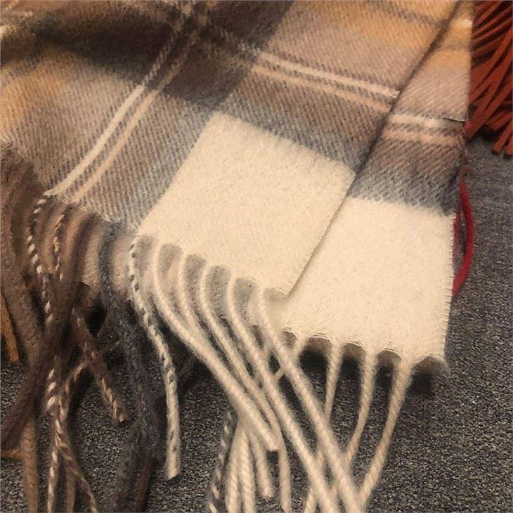 Leisure Style Checked Cashmere Scarf