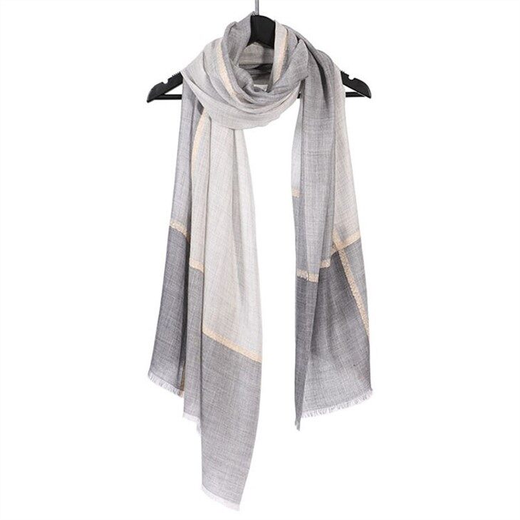 Vékony kasmír kendő