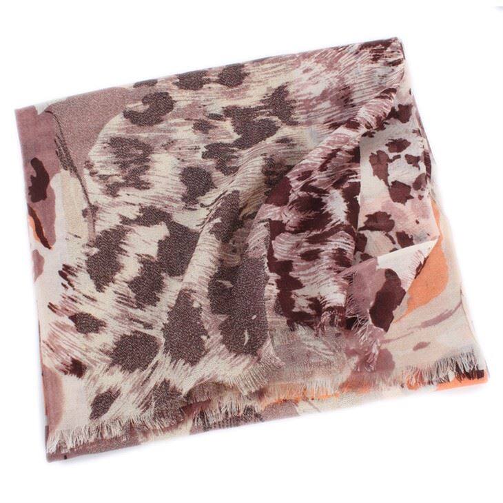 روسری پشمی طرح فنری زنانه