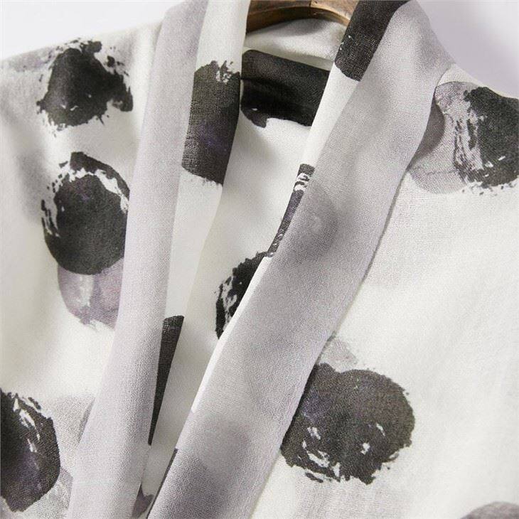 Women Spot Worsted Print Wool Scarf