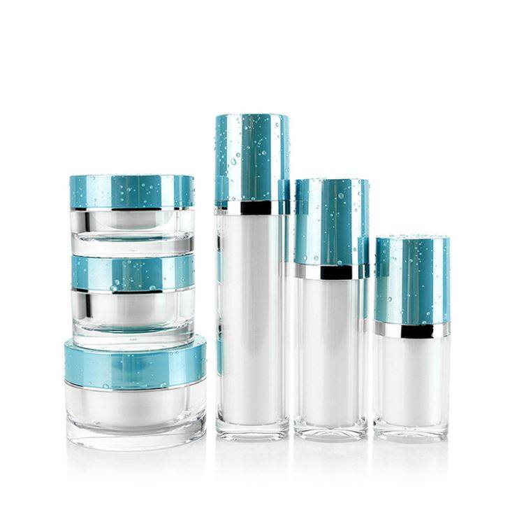 Duidelijke cosmetische pot