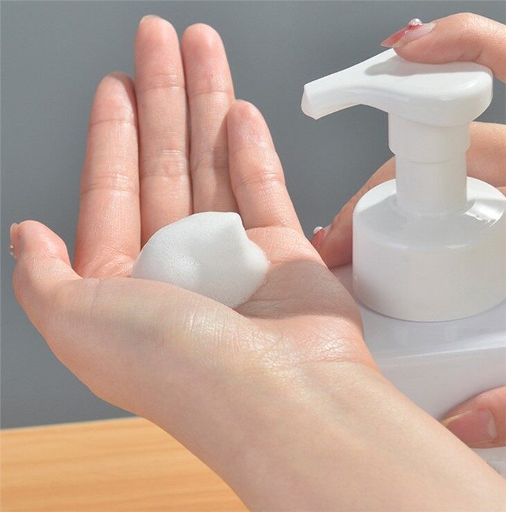 lashes mild cleanser