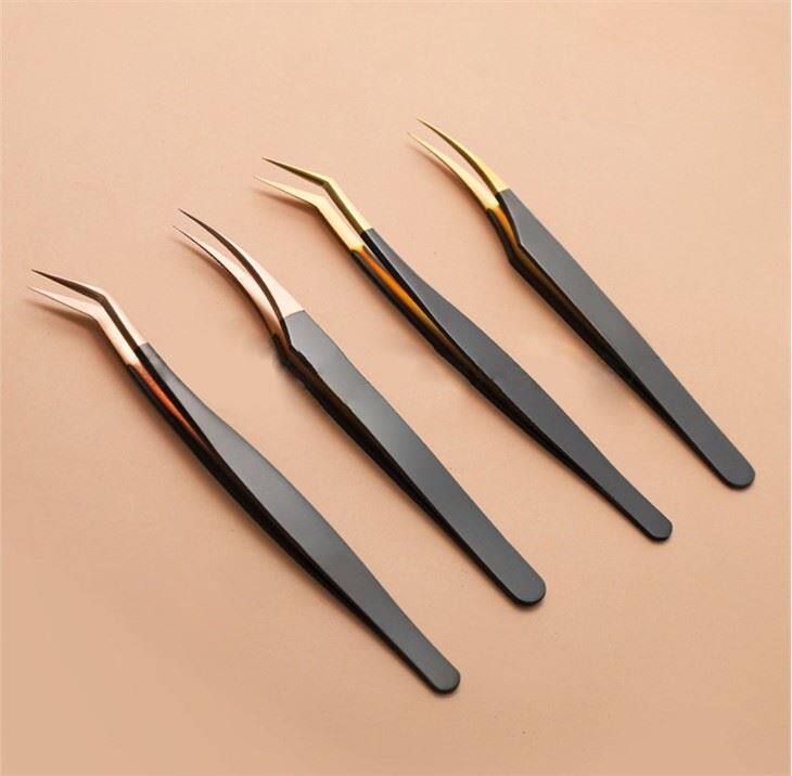 Culoarea neagră se scurge pensete