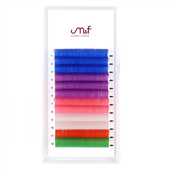 Цветни класически разширения за мигли