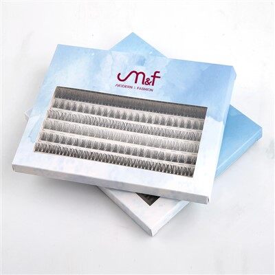 На домашних кластерах ресниц