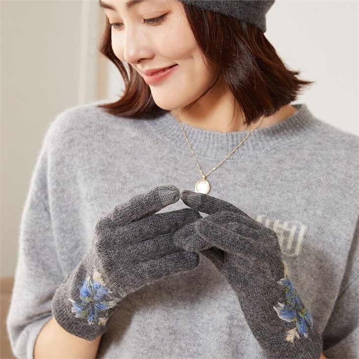 Knitted 100% Cashmere Mittens