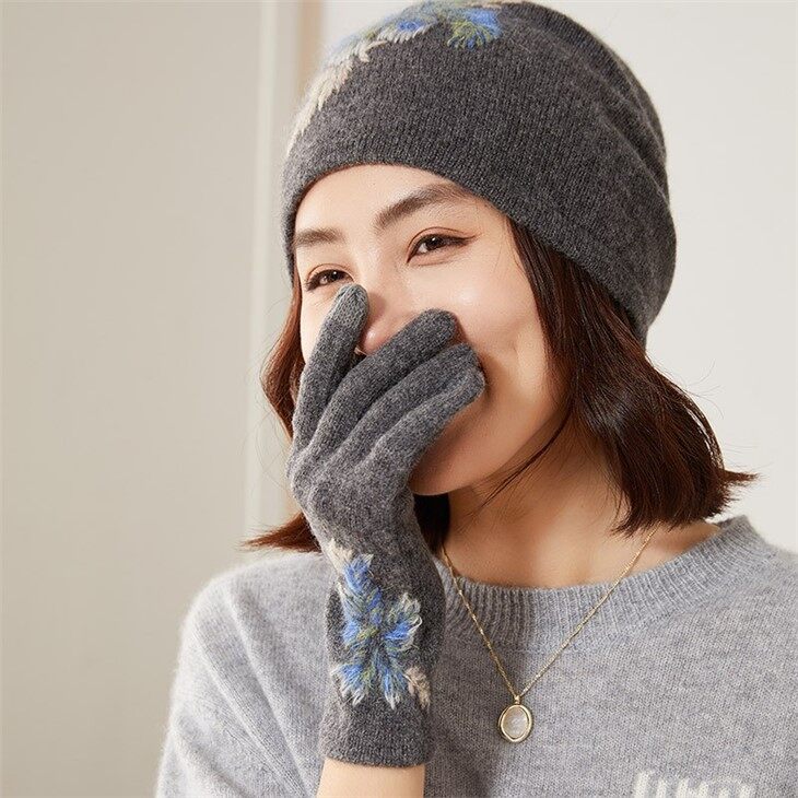 Knitted 100% Cashmere Mittens