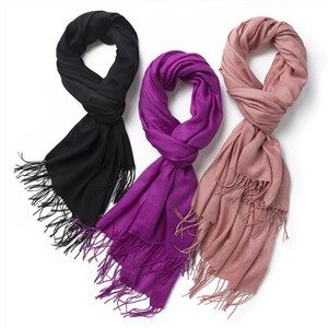 Sieviešu kašmira izpūtējs