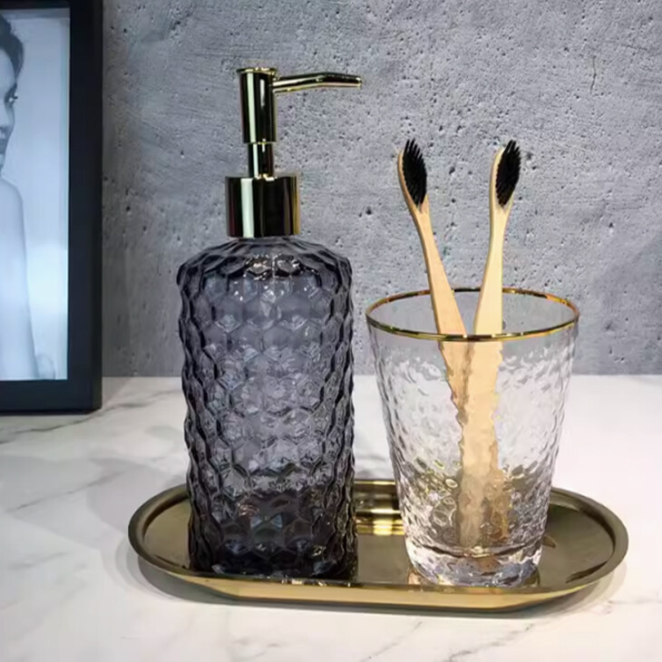 Sklenené kúpeľňové súpravy