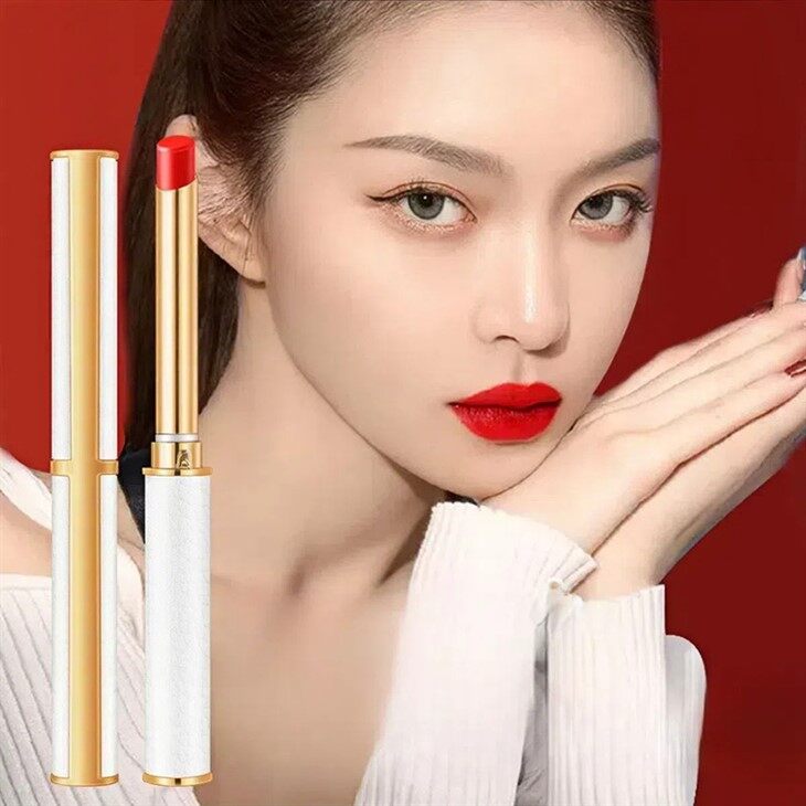 A tiny tube of lipstick 06_