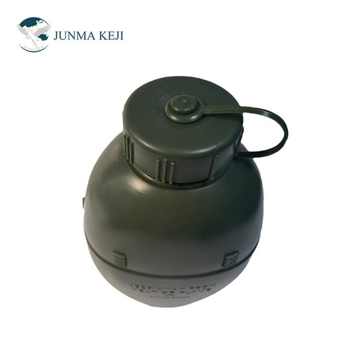 Military water canteen