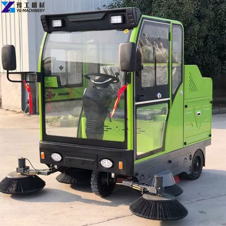 small-road-cleaning-machine