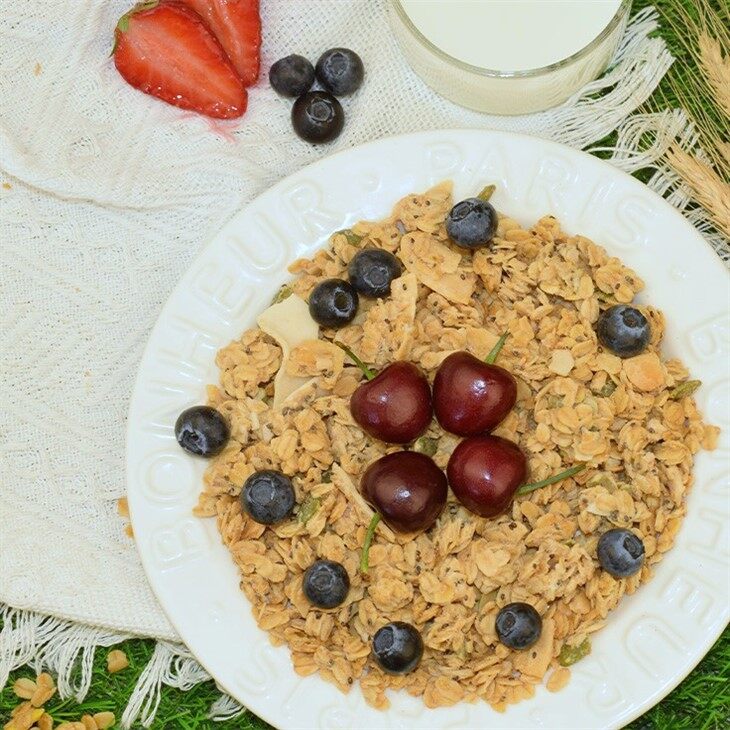 Creamy Coconut Oatmeal Bowl
