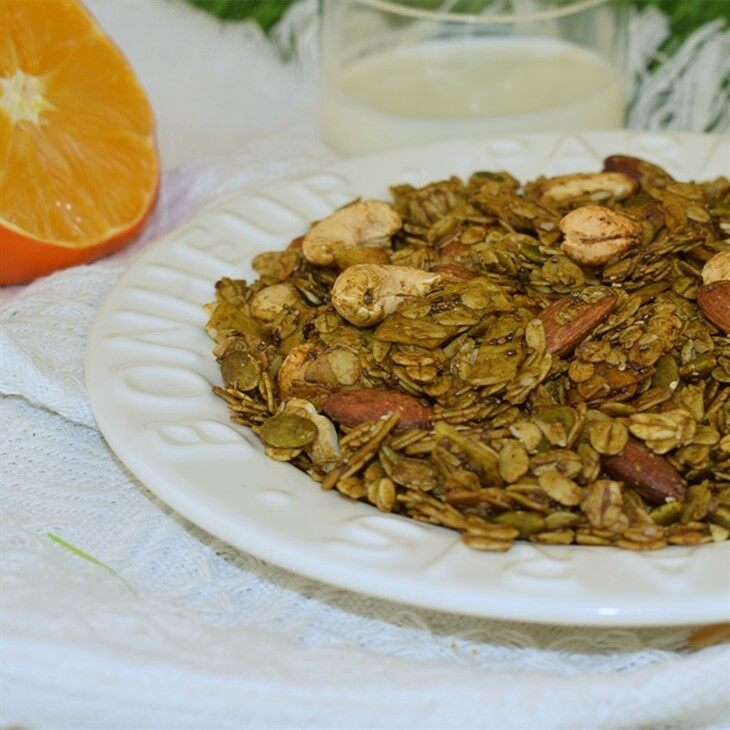 fruitty and nutty granola oatmeal