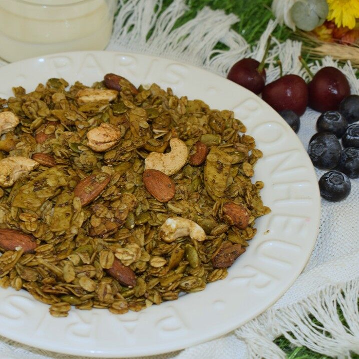 Instant fruit and nuts granola