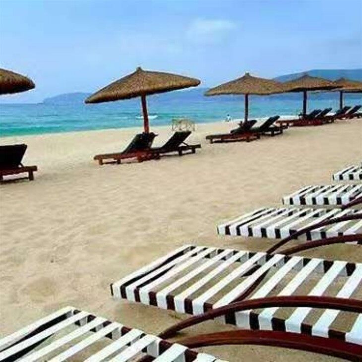 Yalong Bay Underwater World Beach