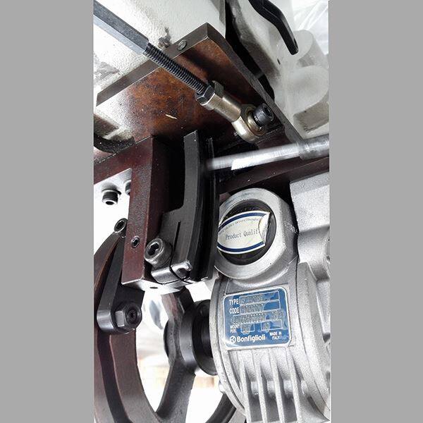 1-Needle Large Shuttle Hook Zigzag Sewing Machine with Thick Thread factory