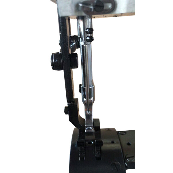 Economical Top and Bottom Feed Cylinder Bed Sewing Machine with Thick Thread factory