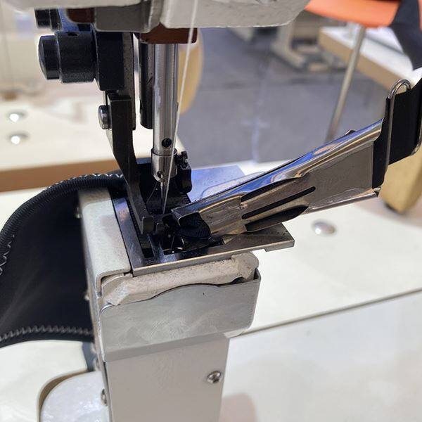 Post Bed Zigzag Sewing Machines for Leather Products suppliers