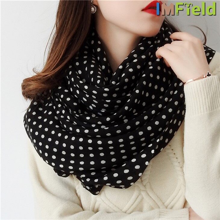 Lenço clássico de lã com bolinhas