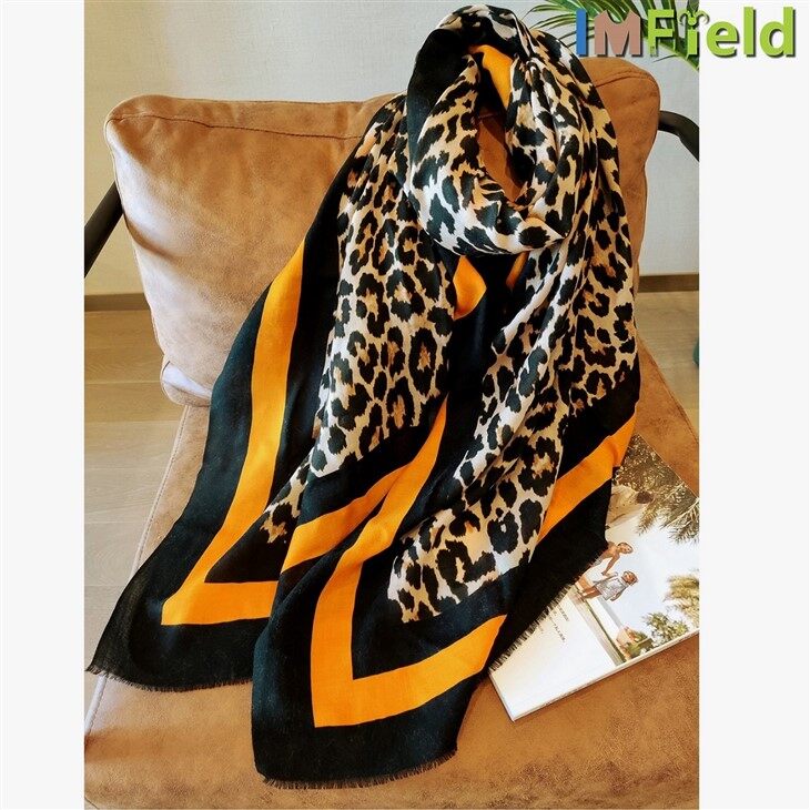 Leopárd mintás sál kasmír kendő