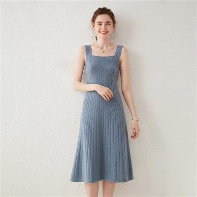 Firkantet skåret krave ærmeløs cashmere kjole til kvinder