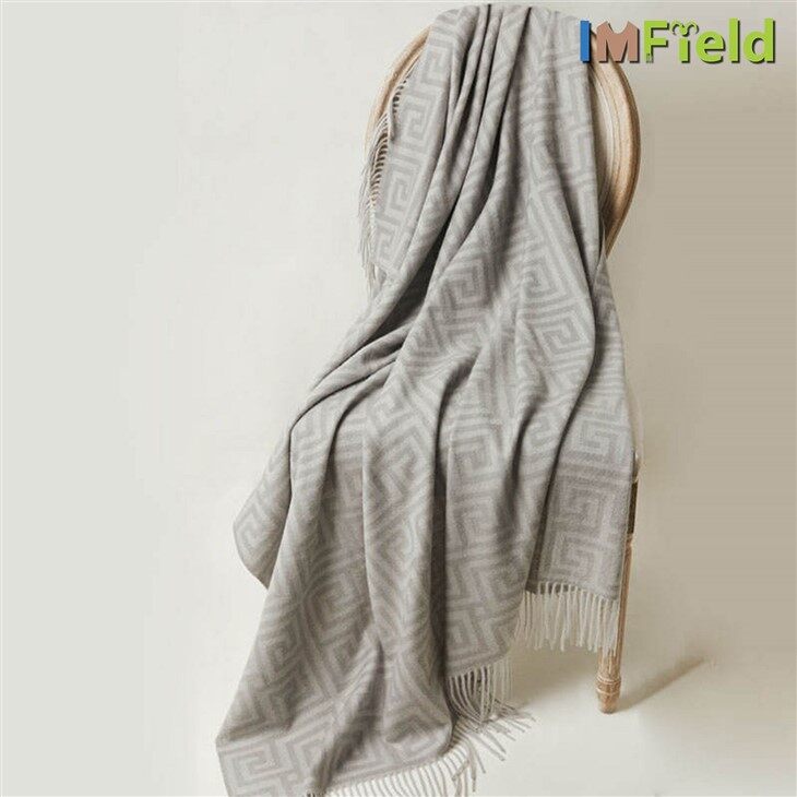 Wholesale Thickened Jacquard Double Side Warm Cashmere Blanket