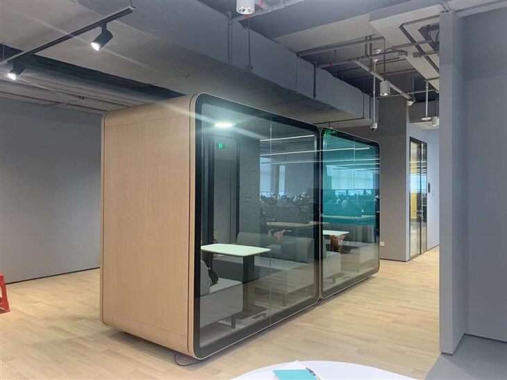 4 Person Medium Soundproof Meeting Pods