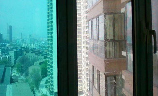 The Glass Sun-protective Plastic Film