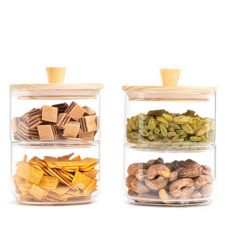 Słoik z drewnianą pokrywką