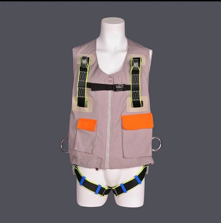 Body harness vest