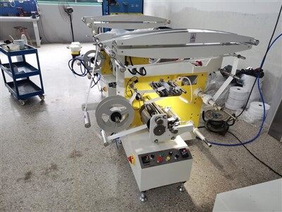 Impresora flexográfica mini de etiquetas de cuidado de cinta de satén de tela de una sola cara y 2 colores