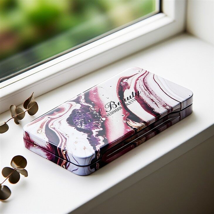 empty eyeshadow palette