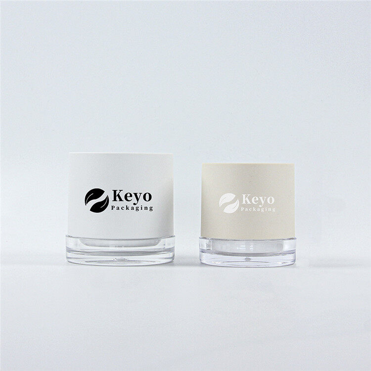 Récipient à crème avec cuillère