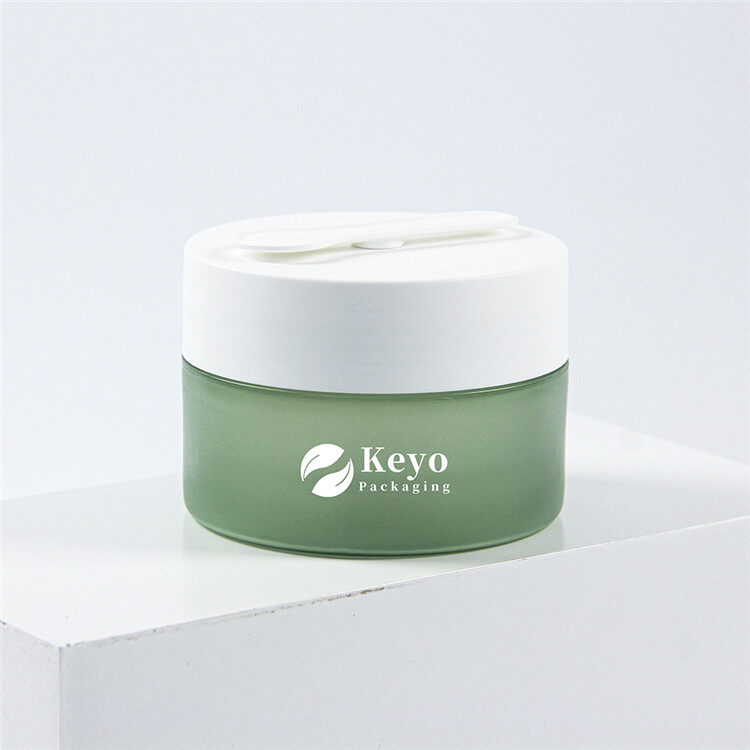 Toples Masker Wajah dengan Sendok