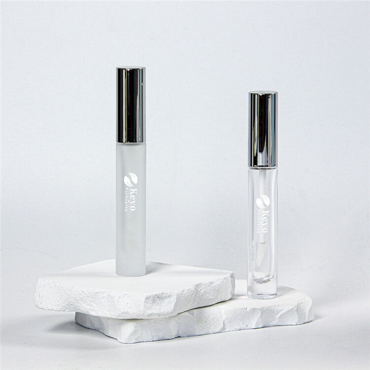 Stikla lūpu spīduma konteiners