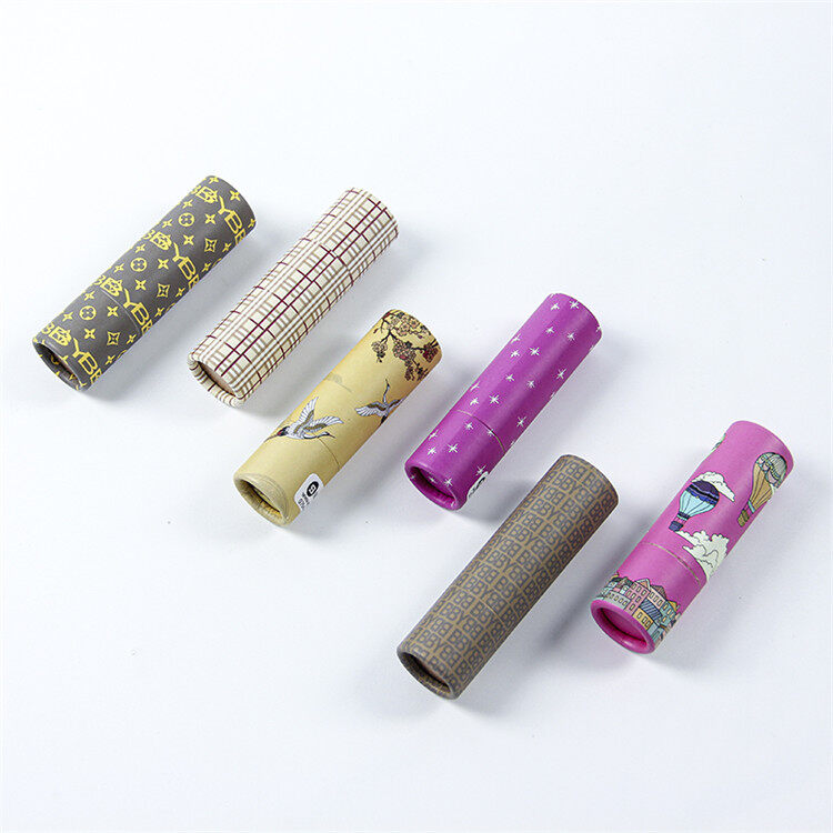 שפופרת שפתון מנייר