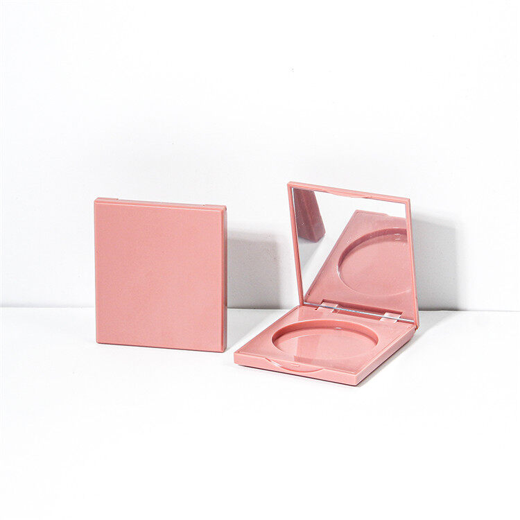 Ružičasti kompaktni puder